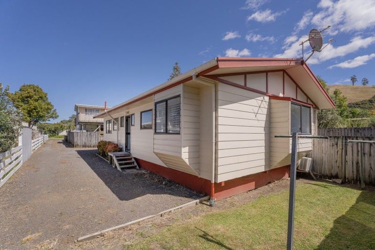Photo of property in 15 Kawakawa Road, Whitianga, 3510