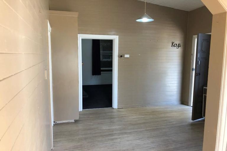 Photo of property in 152 Featherston Street, Palmerston North, 4410