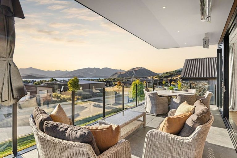 Photo of property in 48 Farrant Drive, Wanaka, 9305