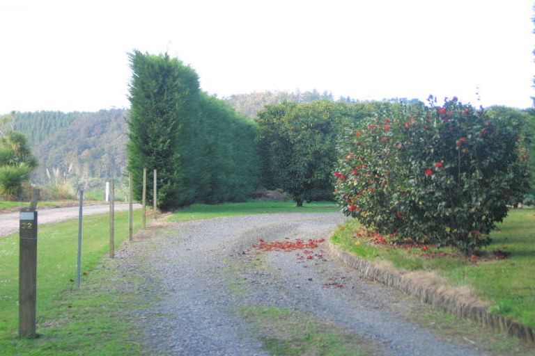 Photo of property in 32 Aileen Place, Whangamata, 3691