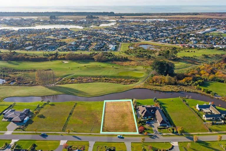 Photo of property in 22 Mapleham Drive, Pegasus, 7612