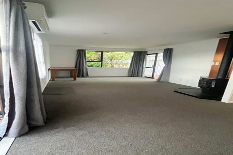 Photo of property in 12 Lyren Place, Half Moon Bay, Auckland, 2012