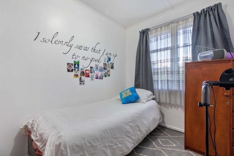 Photo of property in 38 Hand Road, Helensville, 0800