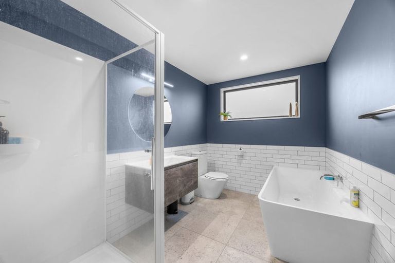 Photo of property in 52 Obelisk Street, Wanaka, 9305