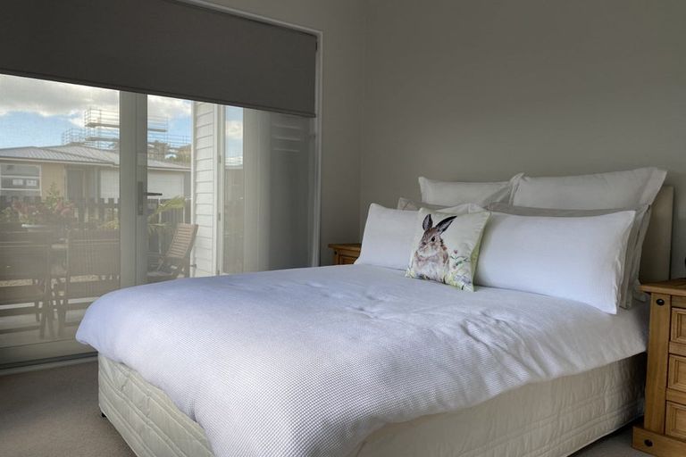 Photo of property in 2 Toka Lane, Red Beach, 0932