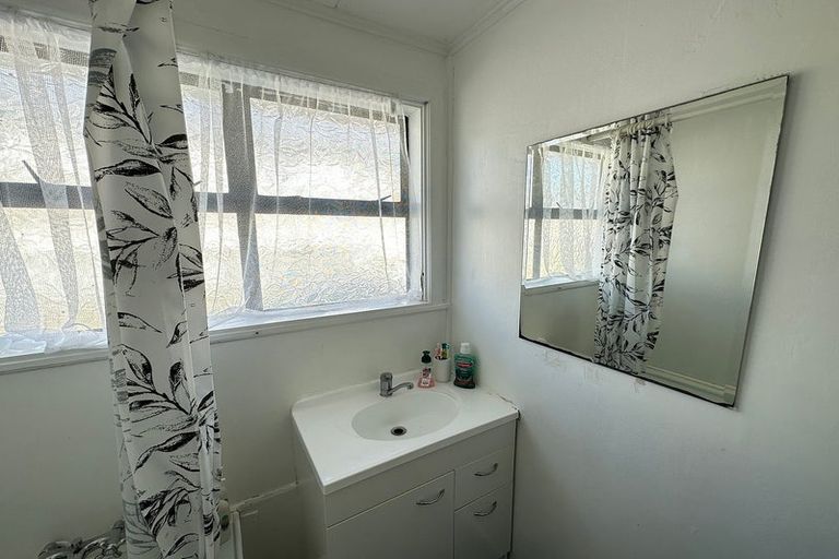 Photo of property in 56 Westmeath Street, Waitangirua, Porirua, 5024