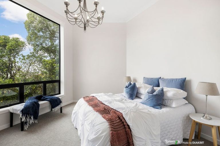 Photo of property in 25u2 Thane Road, Roseneath, Wellington, 6011