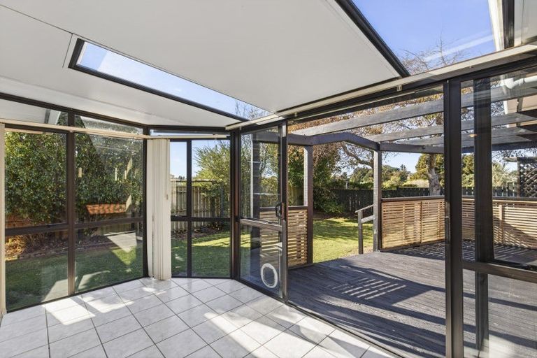 Photo of property in 60 Heta Road, Highlands Park, New Plymouth, 4312
