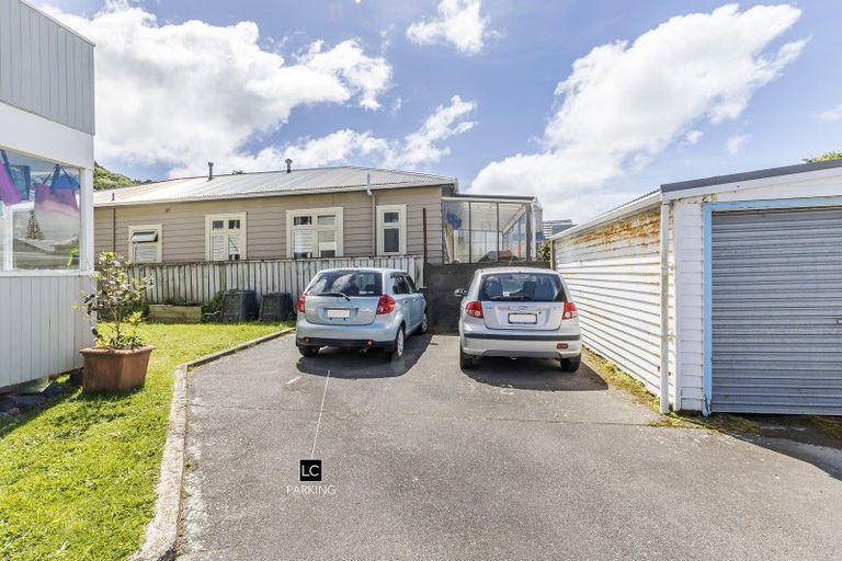 Photo of property in 139u1 Queens Drive, Lyall Bay, Wellington, 6022