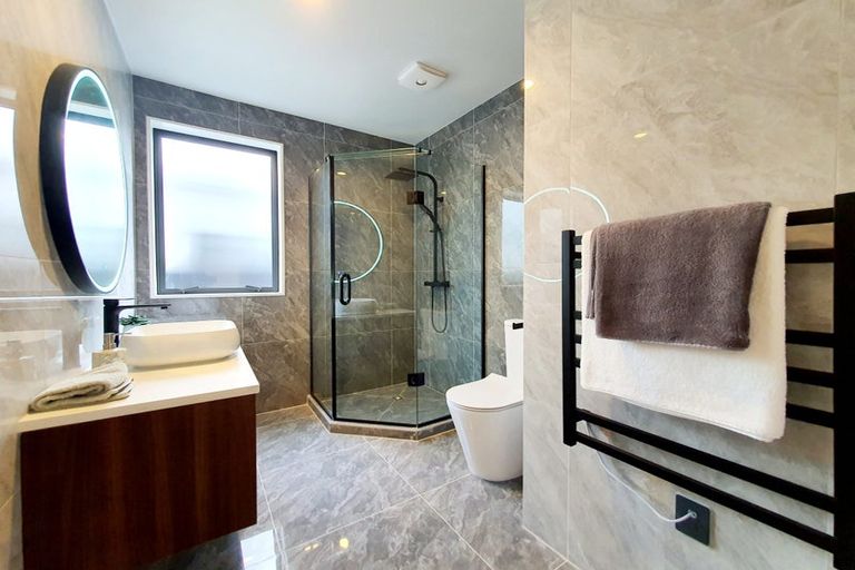 Photo of property in 5 Sager Midgley Road, Hobsonville, Auckland, 0616