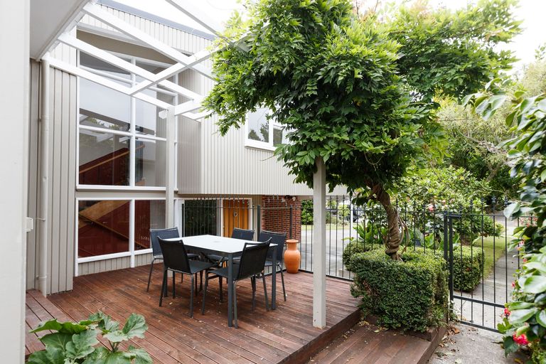 Photo of property in 19 Sheffield Street, Awapuni, Palmerston North, 4412