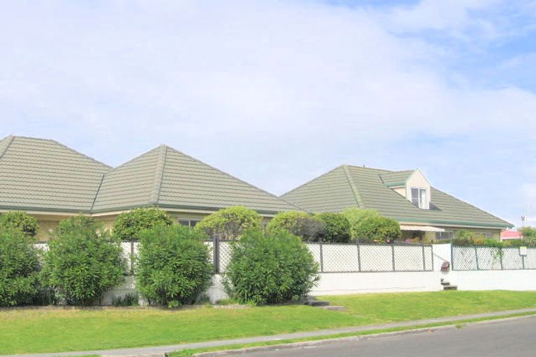 Photo of property in 3/10 Ranch Road, Mount Maunganui, 3116