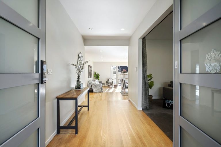 Photo of property in 13 Pin Oak Drive, Schnapper Rock, Auckland, 0632