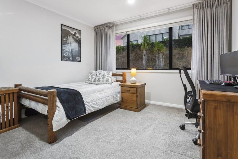Photo of property in 10 Tawatawa Street, Long Bay, Auckland, 0630