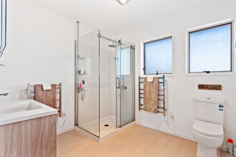 Photo of property in 2/4 Evelyn Place, Hillcrest, Auckland, 0627