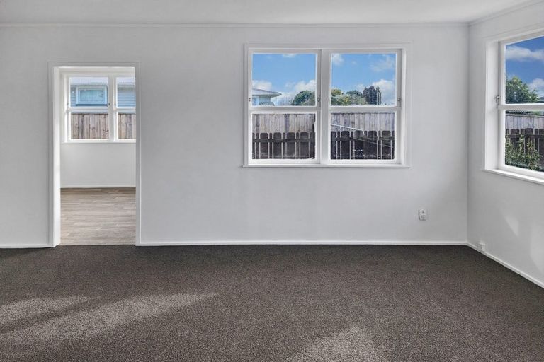 Photo of property in 127 Chichester Drive, Rosehill, Papakura, 2113