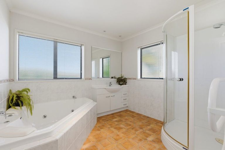 Photo of property in 90 Dickson Road, Papamoa Beach, Papamoa, 3118
