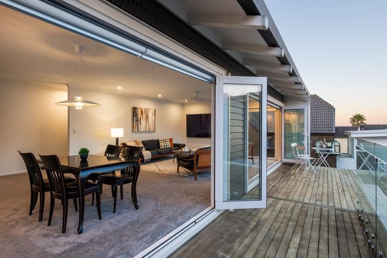 Photo of property in 131 Churchill Road, Rothesay Bay, Auckland, 0630