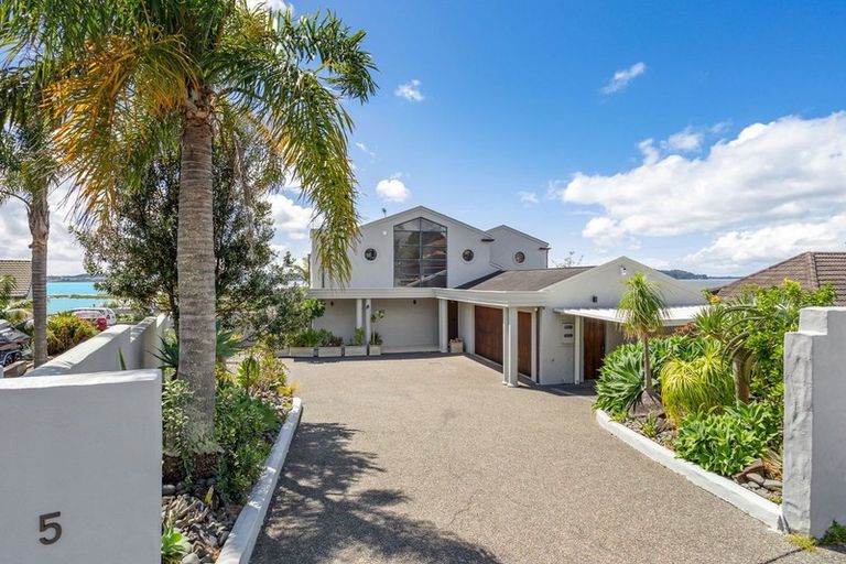 Photo of property in 5 Capstan Court, Te Atatu Peninsula, Auckland, 0610