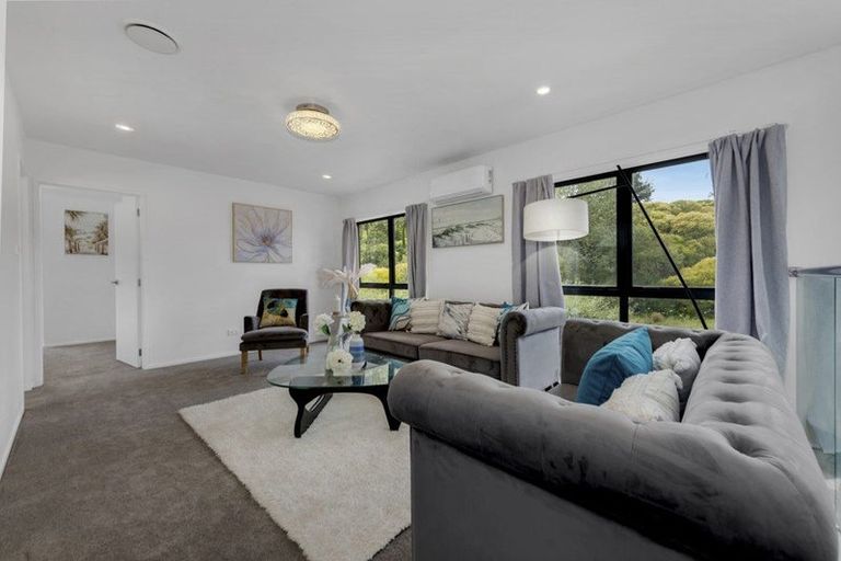 Photo of property in 9 Skanda Crescent, Flat Bush, Auckland, 2019