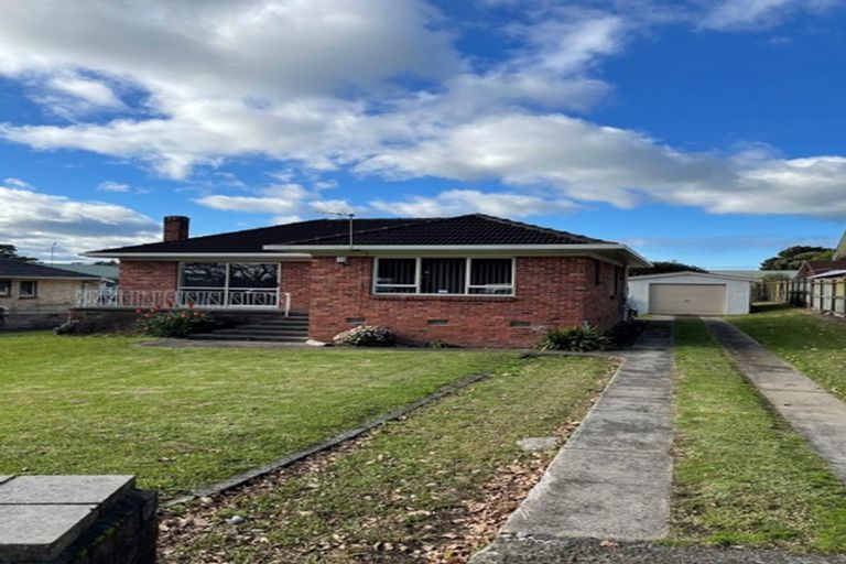 Photo of property in 8 Great South Road, Papakura, 2110