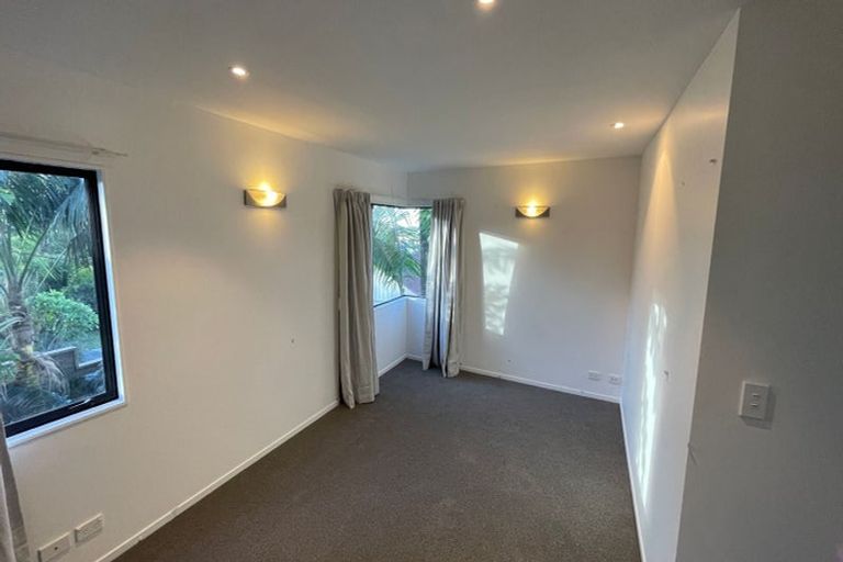 Photo of property in 1/41 High Road, Glenfield, Auckland, 0629