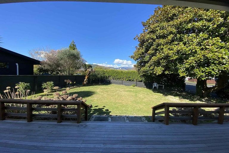 Photo of property in 8-8a Walton Avenue, Waikanae, 5036