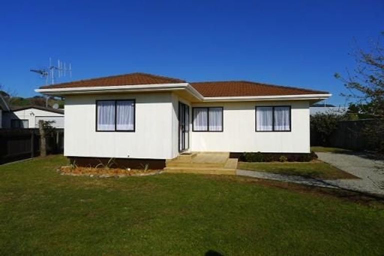 Photo of property in 9 Linwood Drive, Paraparaumu, 5032