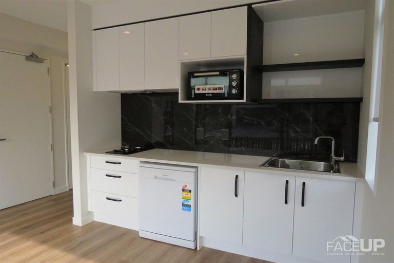 Photo of property in 28 Hea Road, Hobsonville, Auckland, 0616