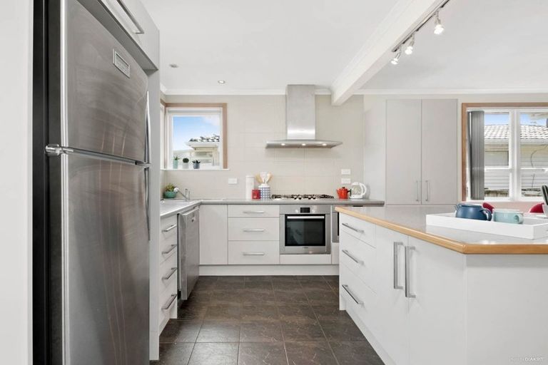 Photo of property in 17 Ranui Avenue, Ranui, Auckland, 0612