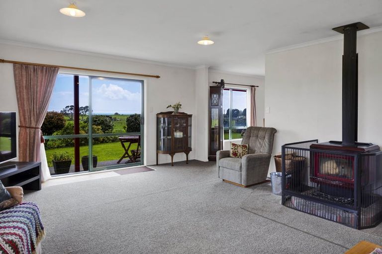 Photo of property in 196 Mokau Road, Urenui, 4377