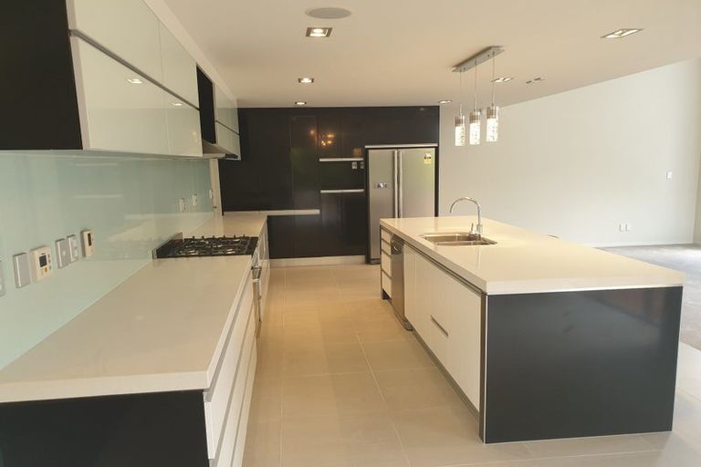 Photo of property in 36 Borneo Drive, Fairview Heights, Auckland, 0632