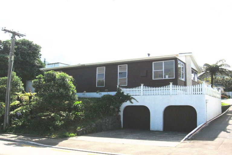 Photo of property in 19a Lucknow Terrace, Khandallah, Wellington, 6035