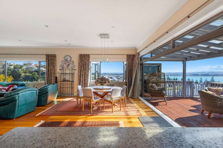 Photo of property in 9 Kowhai Road, Bluff Hill, Napier, 4110