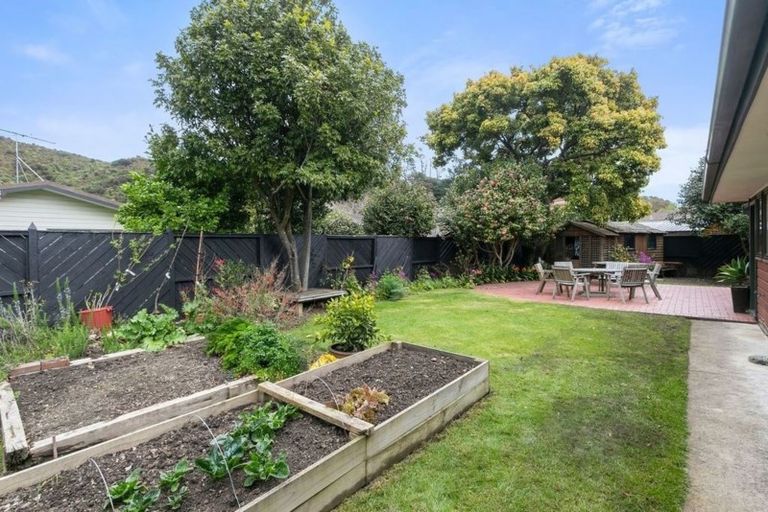 Photo of property in 29 Mcenroe Grove, Naenae, Lower Hutt, 5011