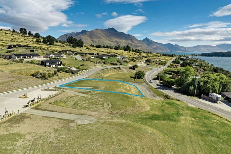 Photo of property in 5 Spring Hill Road, Kelvin Heights, Queenstown, 9300