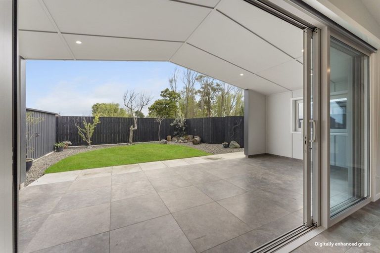 Photo of property in 16 Ivy Lane, Kelvin Grove, Palmerston North, 4414
