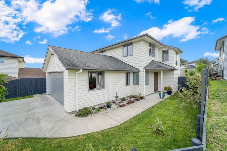 Photo of property in 18 Maylee Crescent, Gulf Harbour, Whangaparaoa, 0930