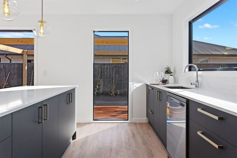 Photo of property in 27 Valour Drive, Rangiora, 7400