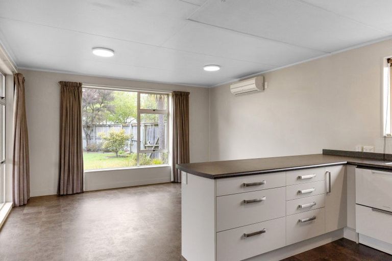 Photo of property in 23 Kereru Street, Two Mile Bay, Taupo, 3330