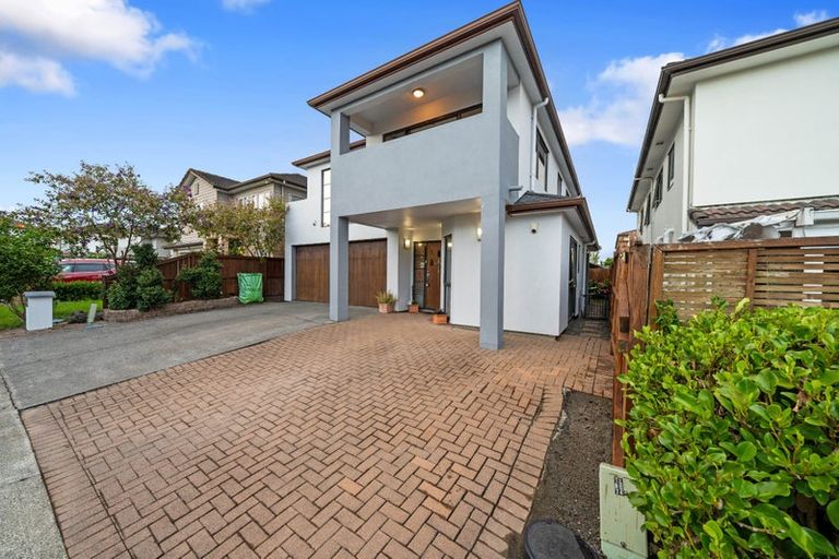 Photo of property in 3 Bezar Place, Flat Bush, Auckland, 2016