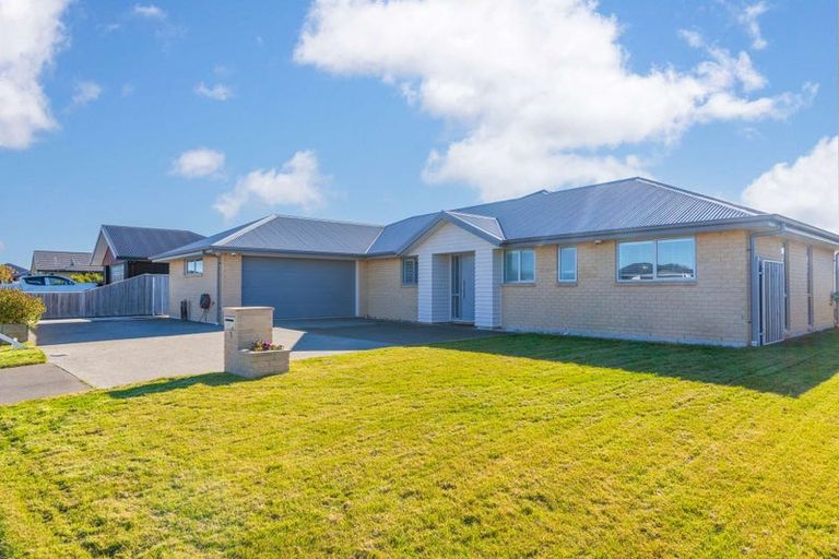 Photo of property in 5 Denton Street, Amberley, 7410