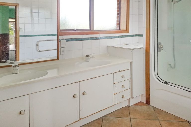 Photo of property in 23 Evans Road, Glen Eden, Auckland, 0602