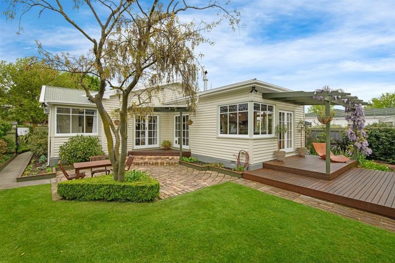Photo of property in 173 Centaurus Road, Saint Martins, Christchurch, 8022