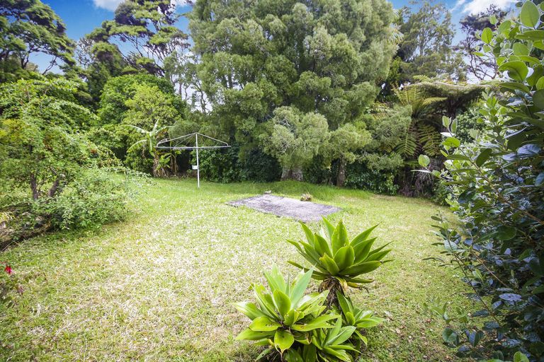 Photo of property in 29 Rimutaka Place, Titirangi, Auckland, 0604