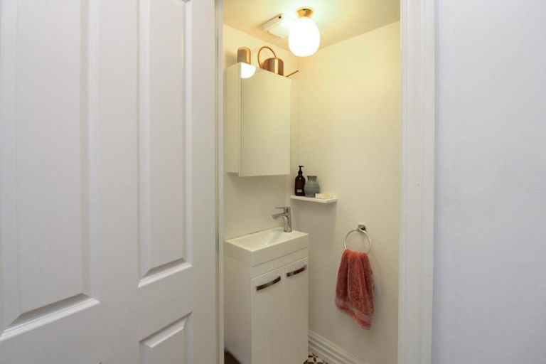 Photo of property in 10/162u Aro Street, Aro Valley, Wellington, 6021