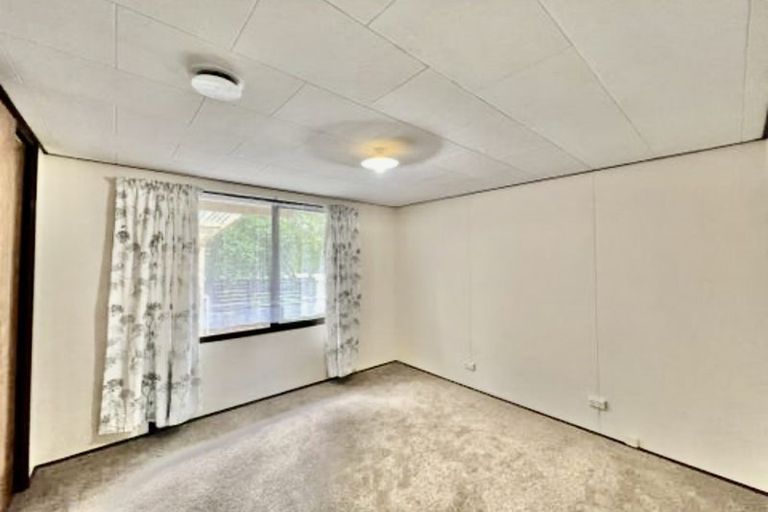 Photo of property in 26a/2 Woodglen Road, Glen Eden, Auckland, 0602
