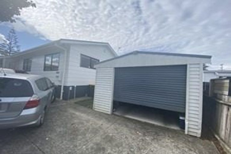 Photo of property in 1/3 Rewa Street, New Lynn, Auckland, 0600