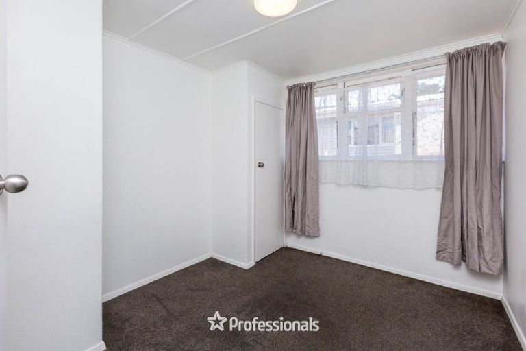Photo of property in 35 Hanson Grove, Stokes Valley, Lower Hutt, 5019