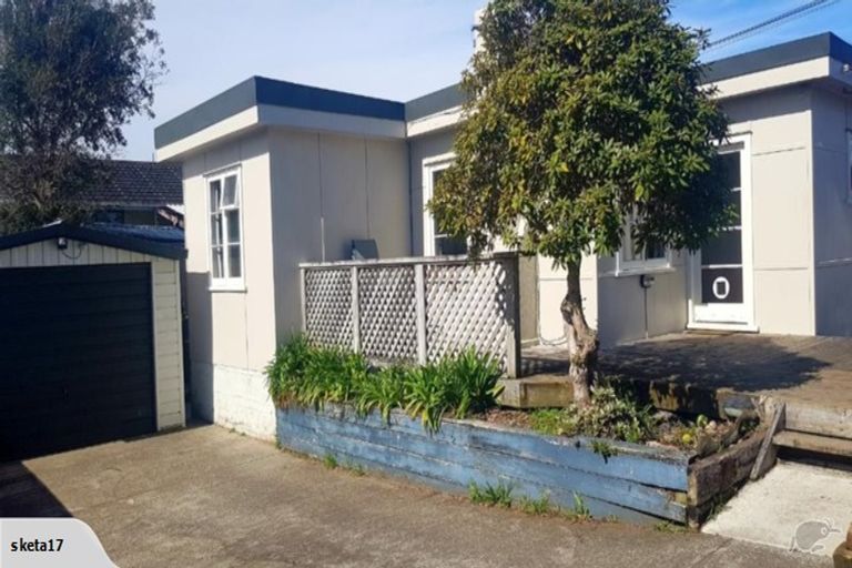 Photo of property in 43 Martin Road, Paraparaumu Beach, Paraparaumu, 5032